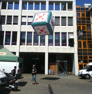 Flying cube 2 m-4 m (6.5 ft - 13 ft) with logo print Inflatable24.com by Inflatable24.com
